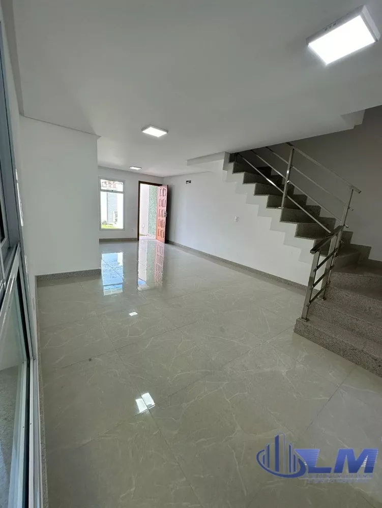 Casa à venda com 3 quartos, 14m² - Foto 4