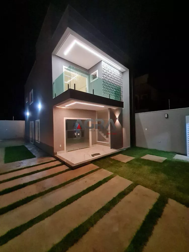 Casa à venda com 4 quartos, 142m² - Foto 1