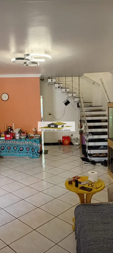 Sobrado, 3 quartos, 200 m² - Foto 1