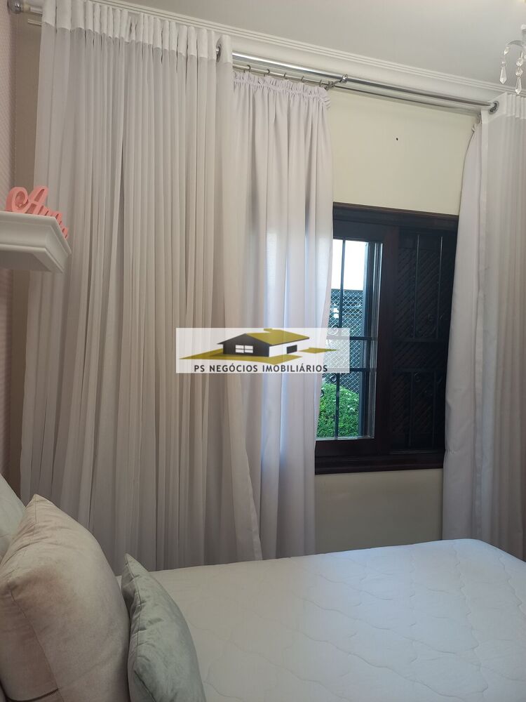 Casa, 3 quartos, 252 m² - Foto 1