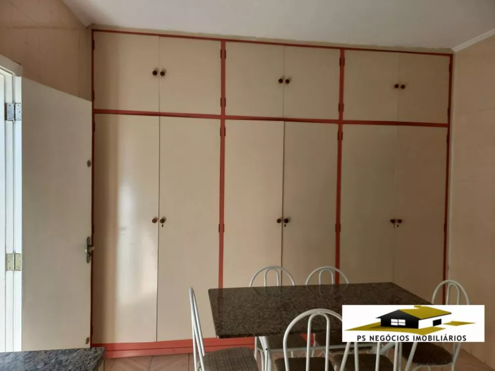 Casa à venda com 3 quartos, 180m² - Foto 1