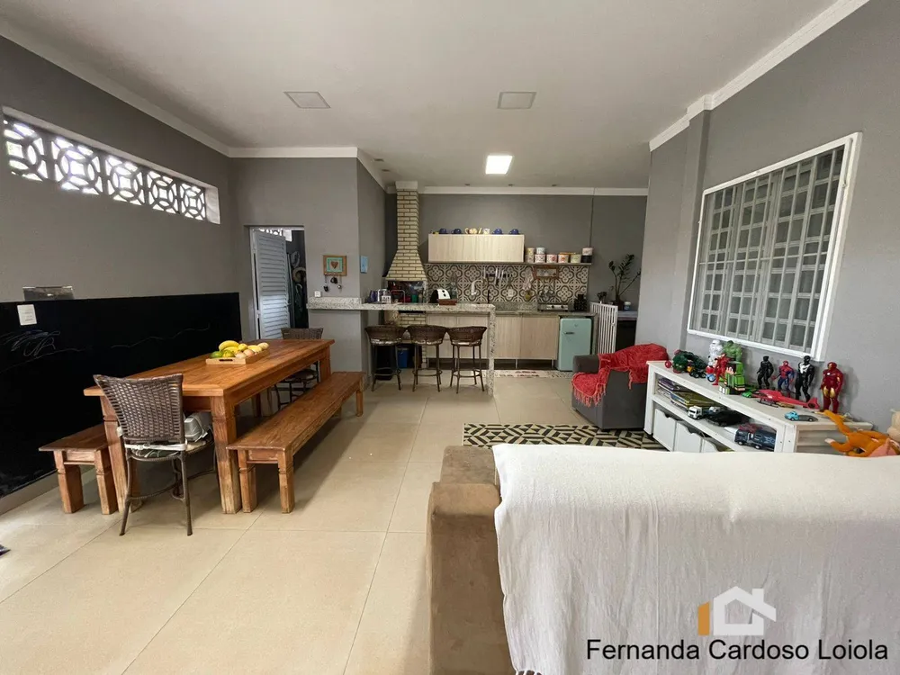 Casa, 3 quartos, 200 m² - Foto 1
