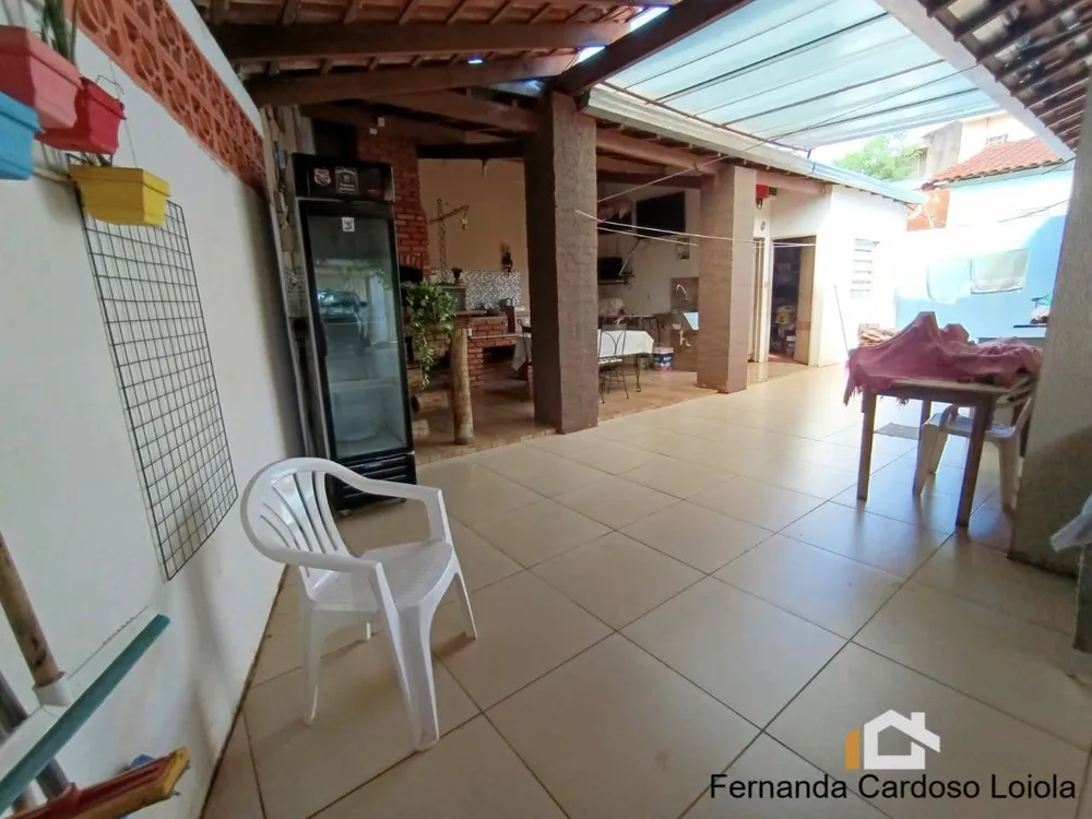 Casa, 3 quartos, 248 m² - Foto 1