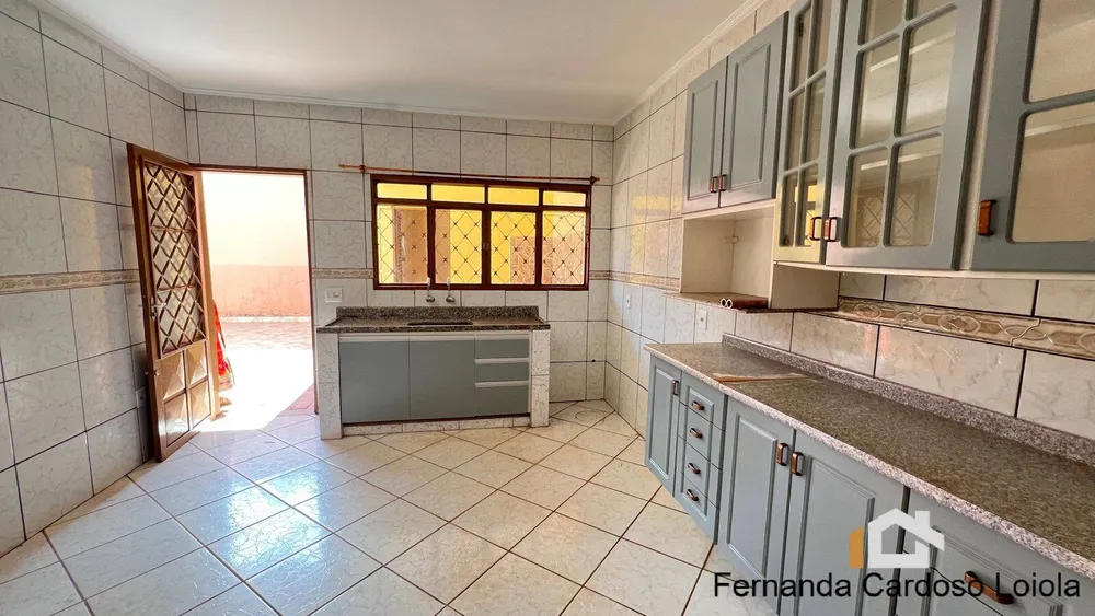 Casa, 3 quartos, 200 m² - Foto 2