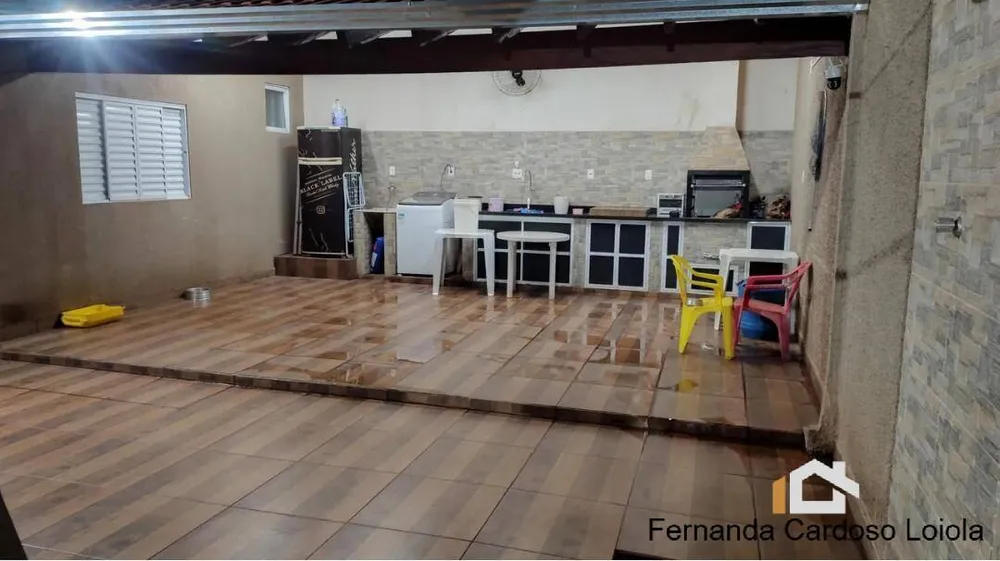 Casa, 3 quartos, 205 m² - Foto 1