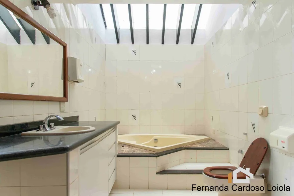 Sobrado, 4 quartos, 356 m² - Foto 1