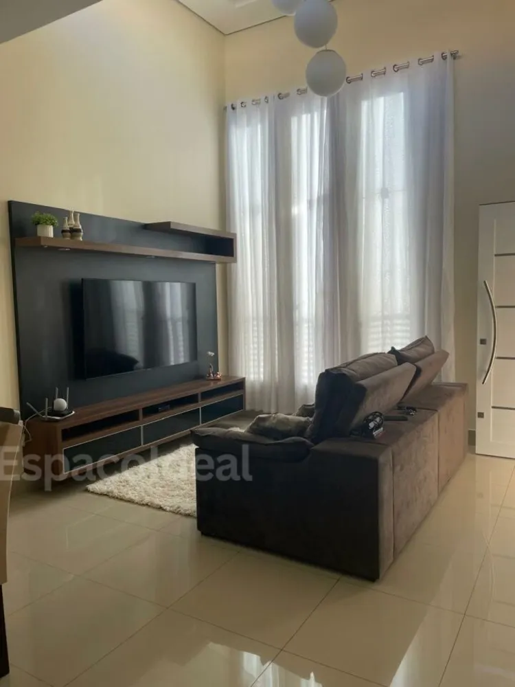 Casa, 2 quartos, 210 m² - Foto 1