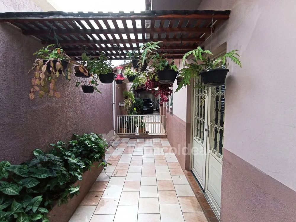 Casa, 4 quartos, 220 m² - Foto 1