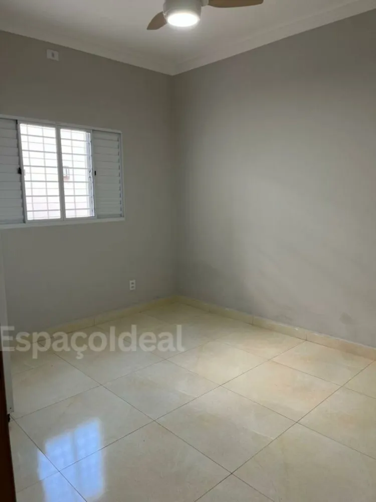 Casa, 3 quartos, 168 m² - Foto 2