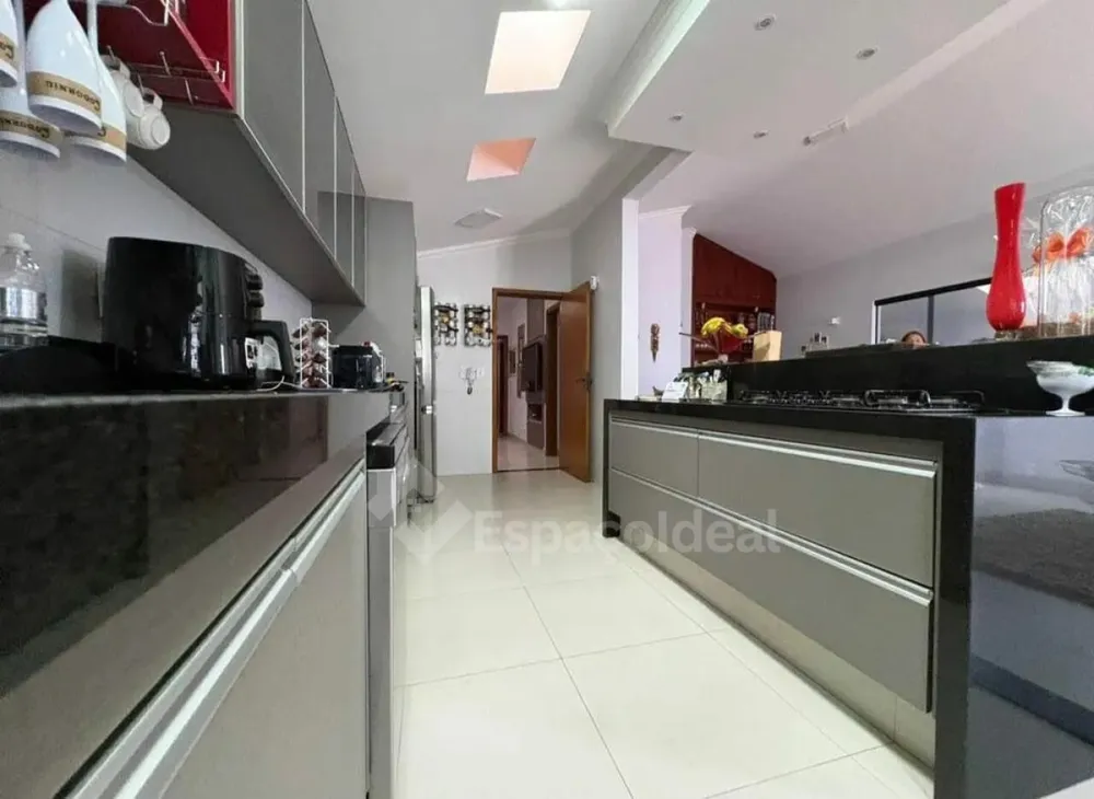 Casa, 3 quartos, 187 m² - Foto 3