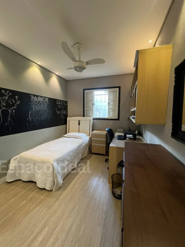 Casa, 3 quartos, 126 m² - Foto 1