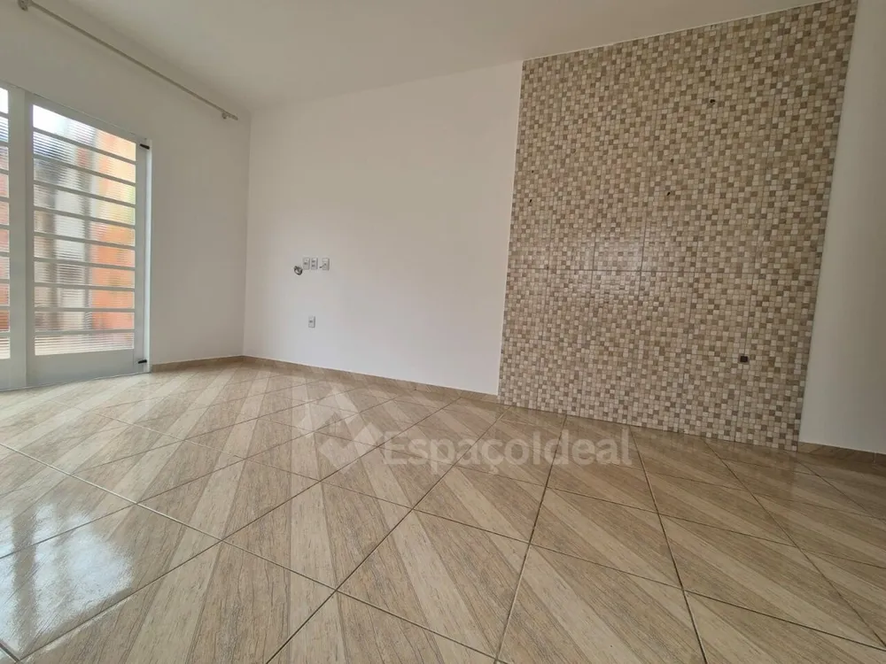 Casa, 1 quarto, 56 m² - Foto 2