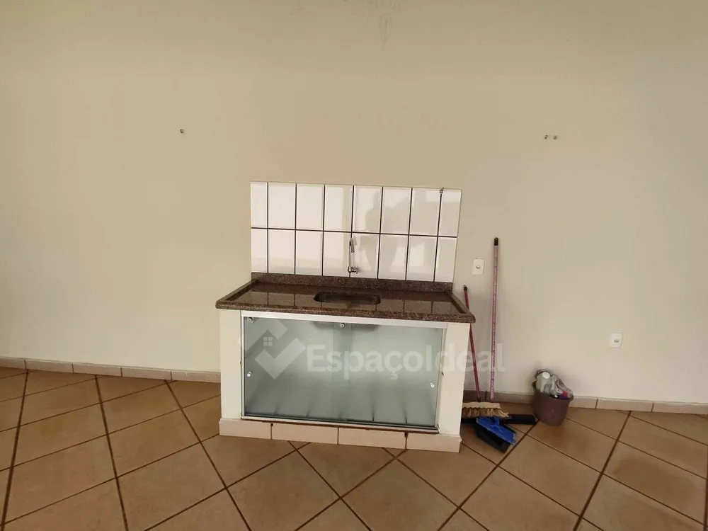 Casa, 3 quartos, 218 m² - Foto 2