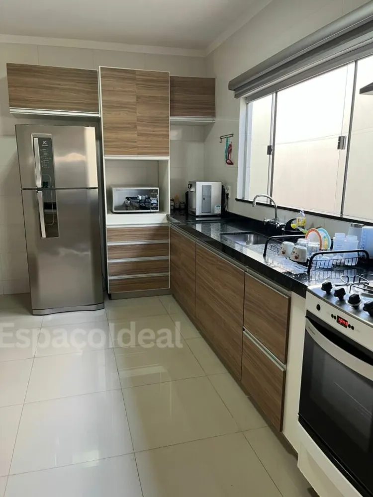 Casa, 3 quartos, 197 m² - Foto 4