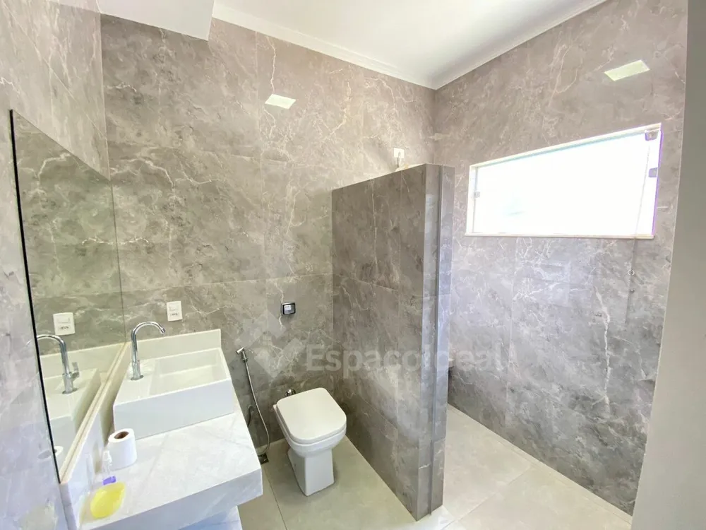 Casa, 3 quartos, 234 m² - Foto 1