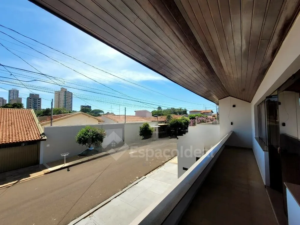 Casa, 4 quartos, 550 m² - Foto 1