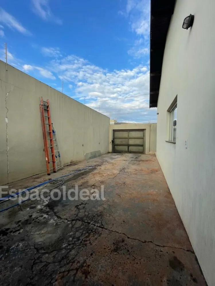 Casa, 2 quartos, 180 m² - Foto 1