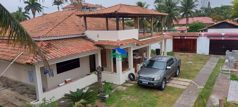 Casa, 4 quartos, 220 m² - Foto 1