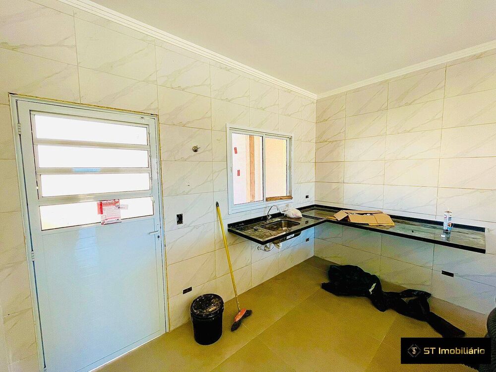Casa à venda com 2 quartos, 330m² - Foto 4