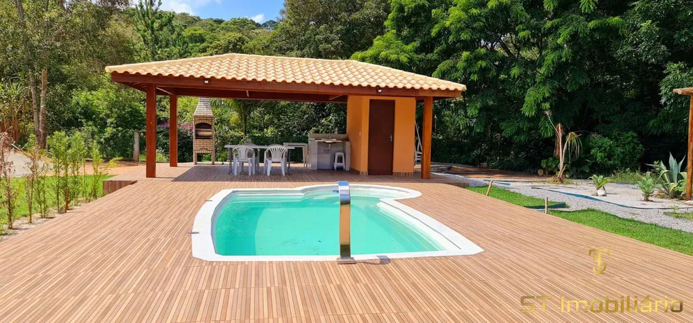 Chácara, 3 quartos, 4200 m² - Foto 1