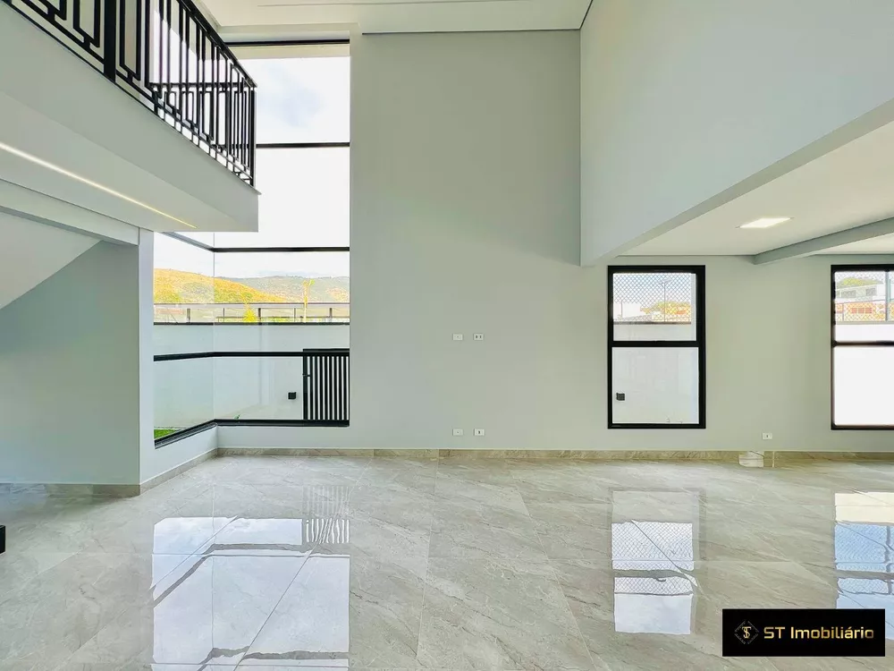 Casa à venda com 3 quartos, 350m² - Foto 2