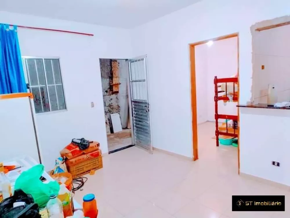 Casa à venda com 3 quartos, 70m² - Foto 1