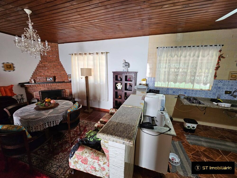 Chácara, 5 quartos, 2298 m² - Foto 1