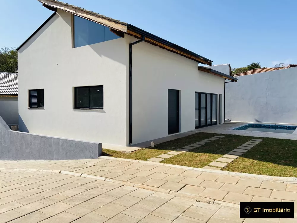 Casa à venda com 3 quartos, 129m² - Foto 1