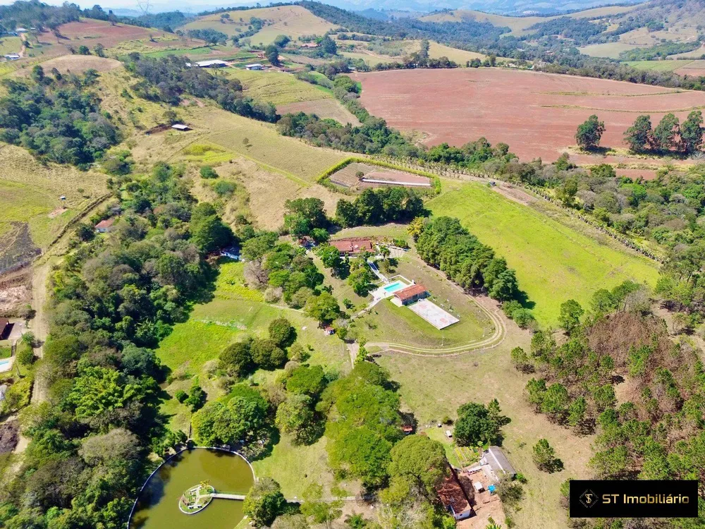 Fazenda à venda com 7 quartos, 400m² - Foto 1