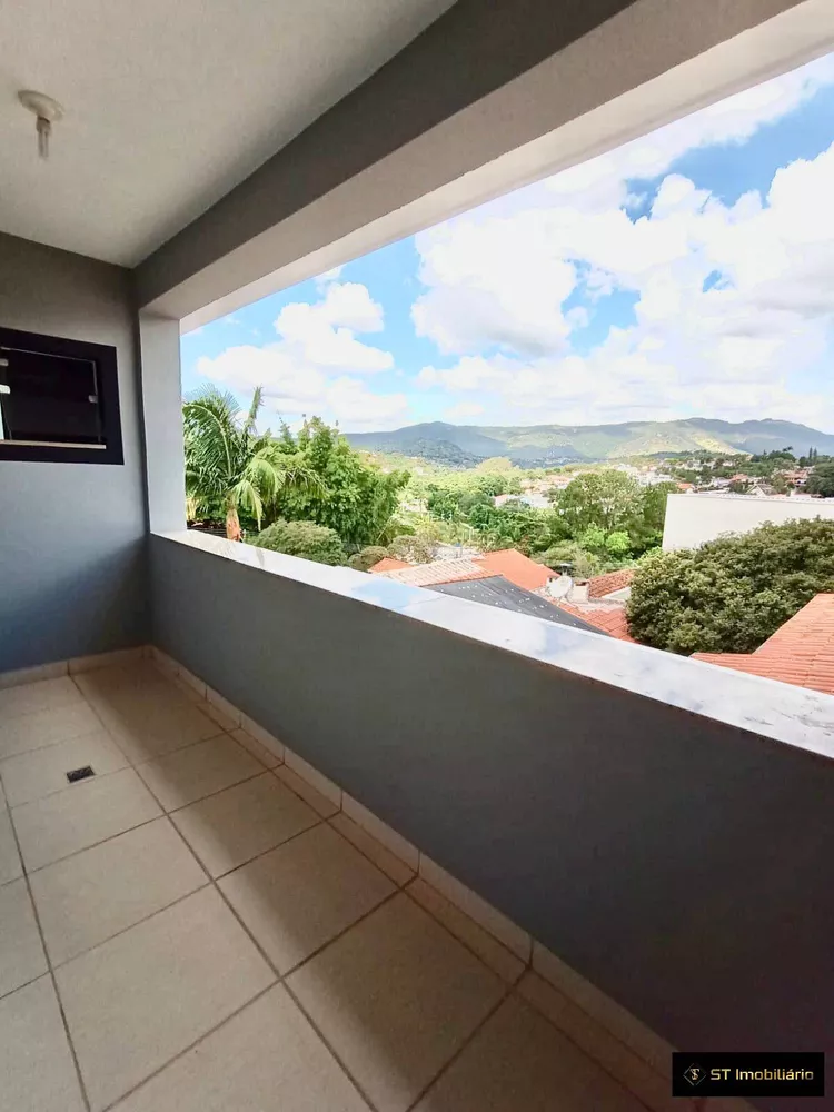 Casa à venda com 4 quartos, 393m² - Foto 2