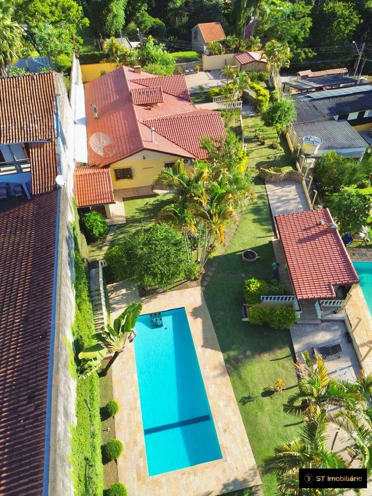Chácara, 3 quartos, 1218 m² - Foto 1
