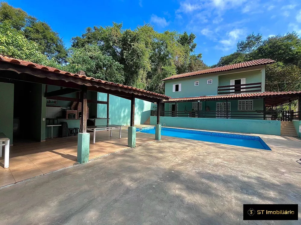 Fazenda à venda com 4 quartos, 1600m² - Foto 1