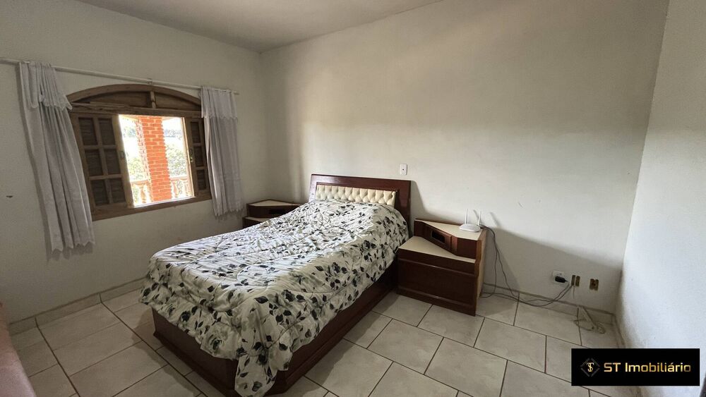 Chácara, 4 quartos, 1368 m² - Foto 2