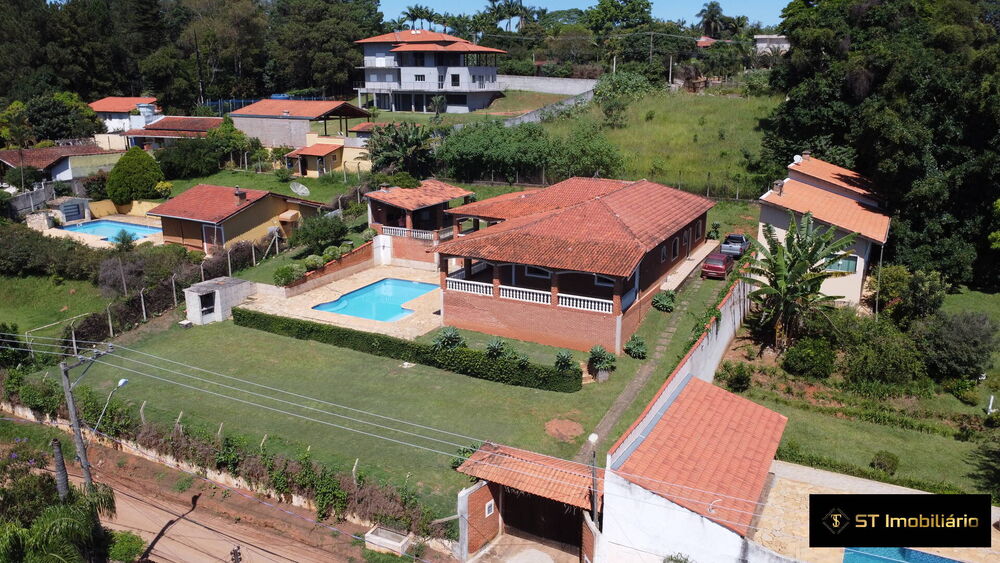 Chácara, 4 quartos, 1368 m² - Foto 1