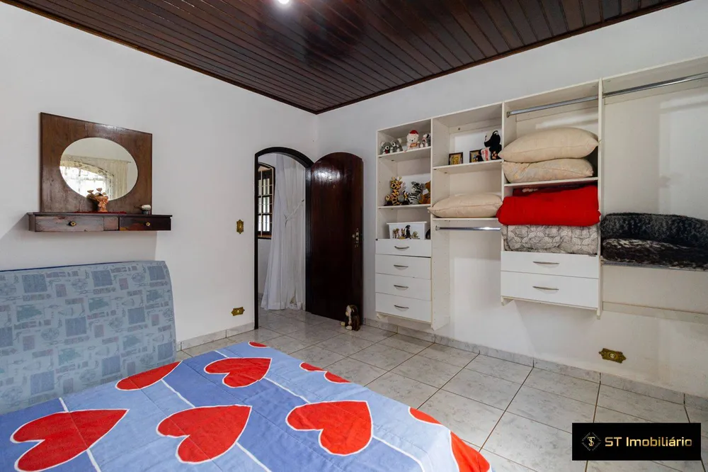 Chácara, 3 quartos, 1342 m² - Foto 1