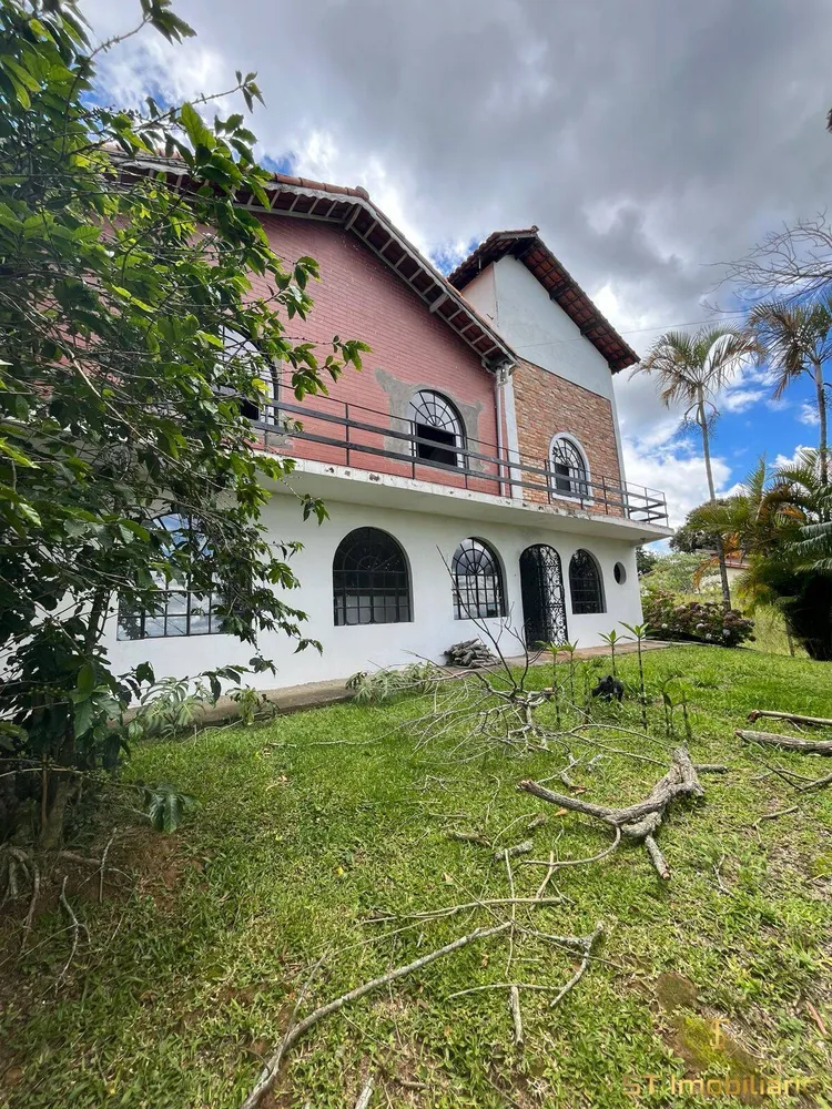 Chácara, 6 quartos, 2325 m² - Foto 1