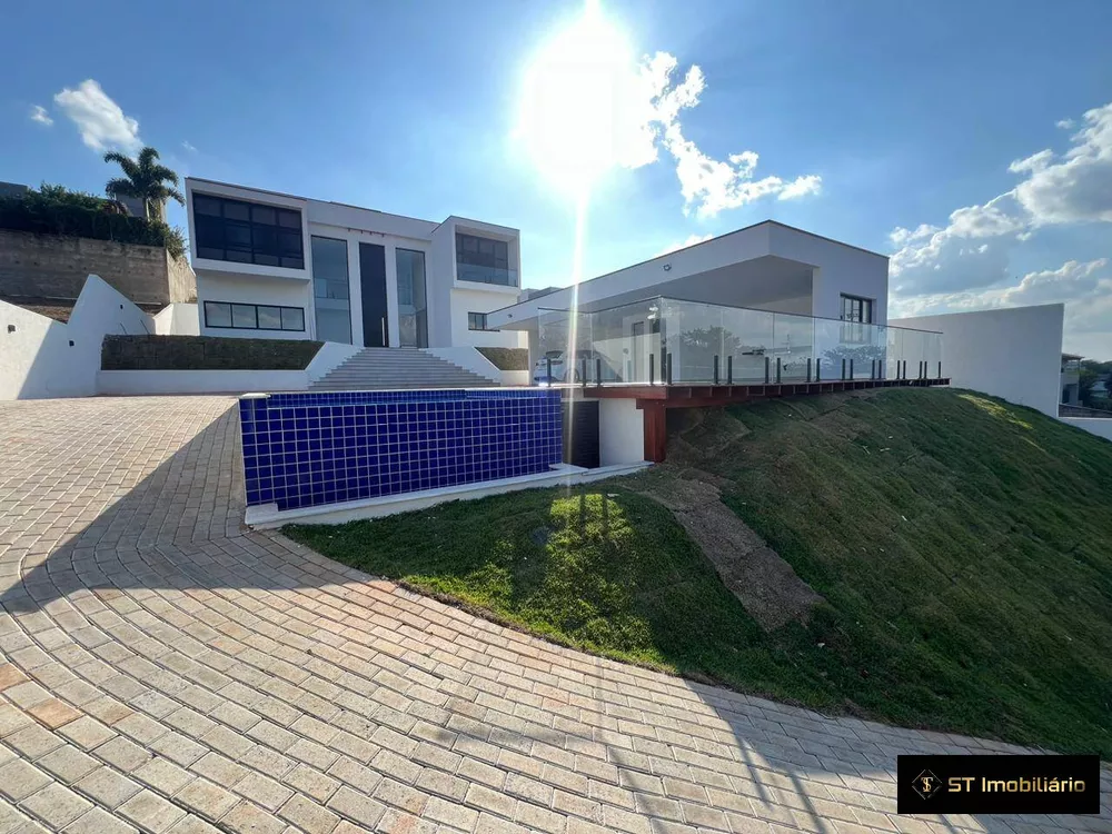 Casa à venda com 3 quartos, 279m² - Foto 1