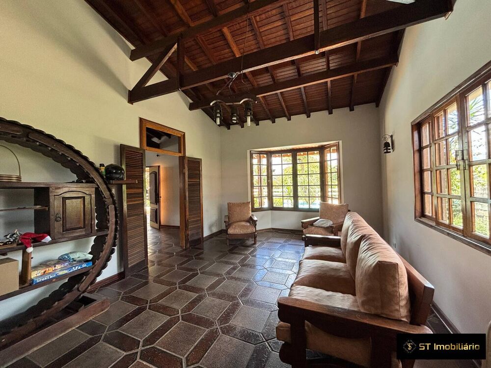 Chácara, 6 quartos, 2760 m² - Foto 1