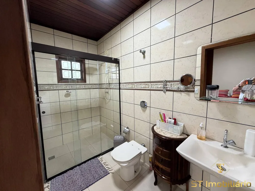 Chácara, 4 quartos, 3828 m² - Foto 1