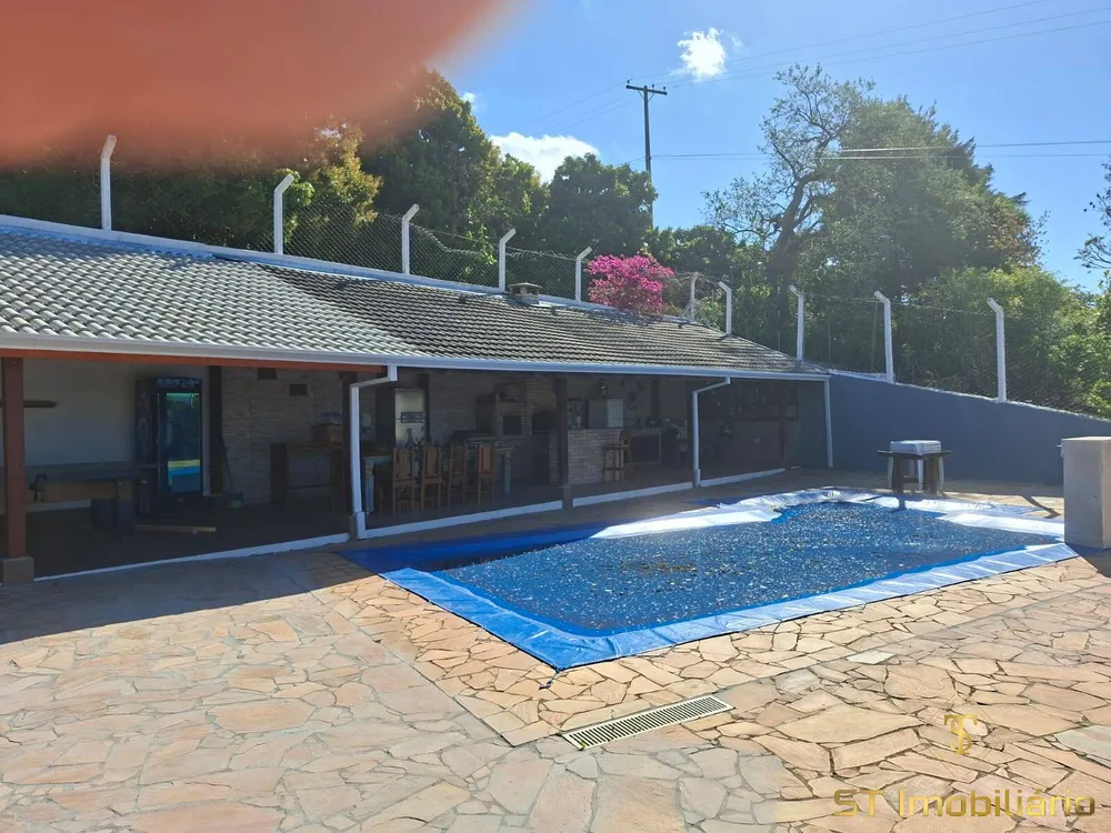 Chácara, 3 quartos, 1513 m² - Foto 1