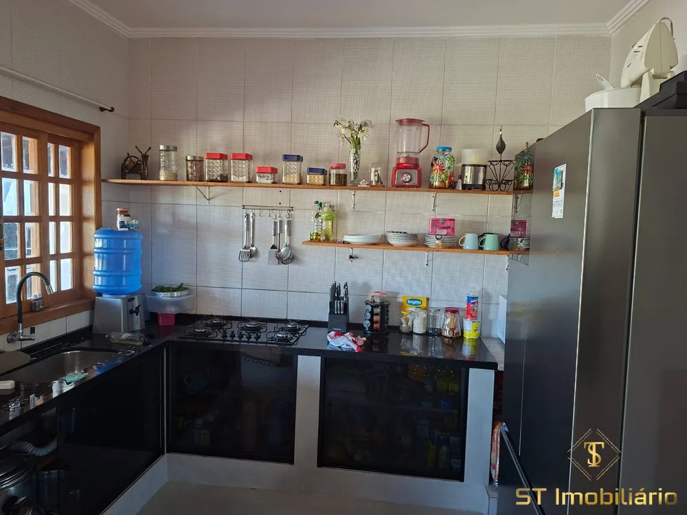 Chácara, 3 quartos, 1513 m² - Foto 1