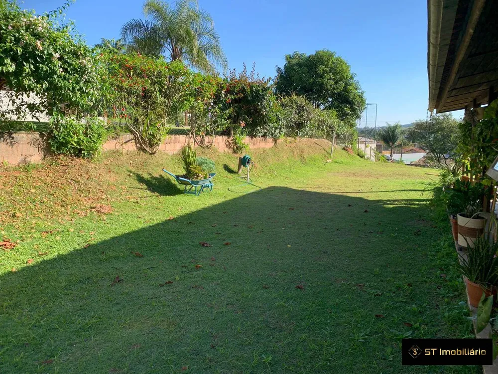 Chácara, 3 quartos, 1241 m² - Foto 1