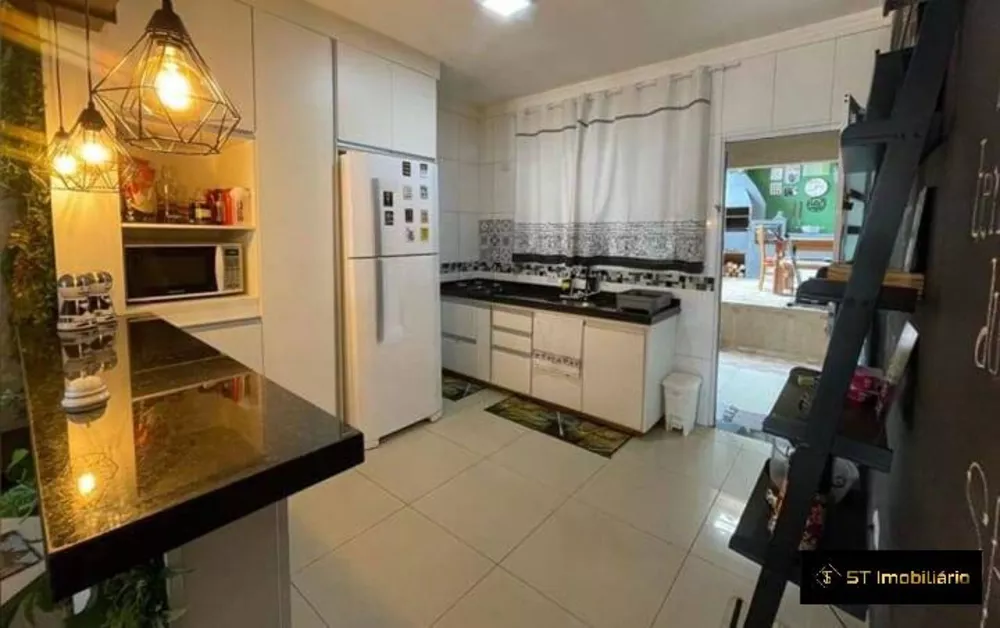 Casa à venda com 3 quartos, 250m² - Foto 7