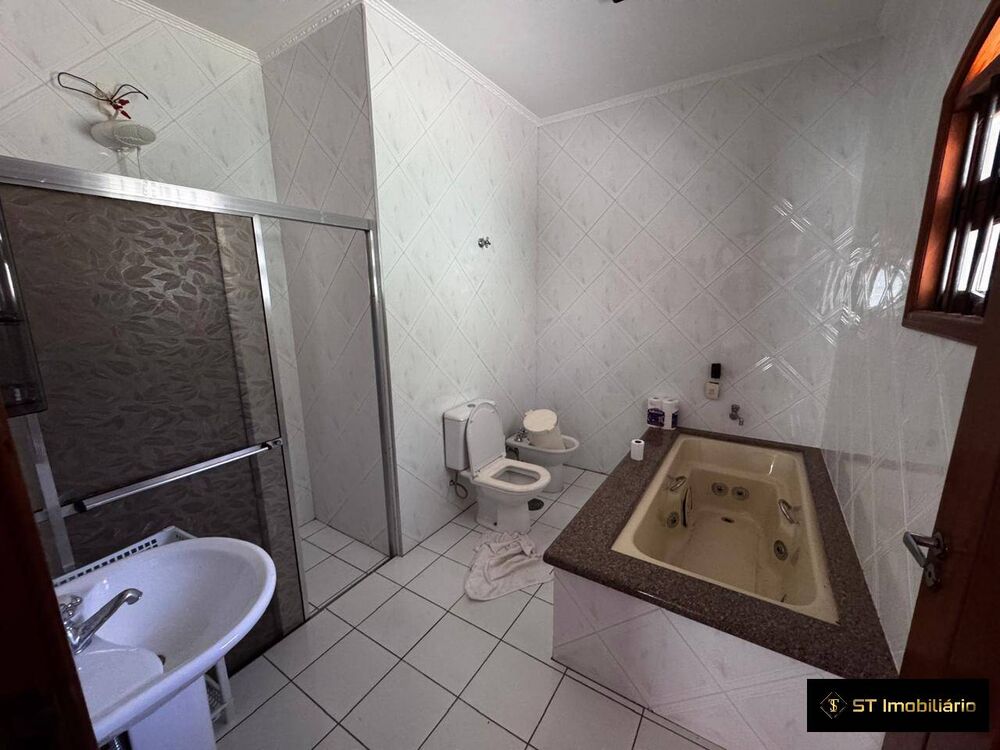 Chácara, 4 quartos, 2500 m² - Foto 2