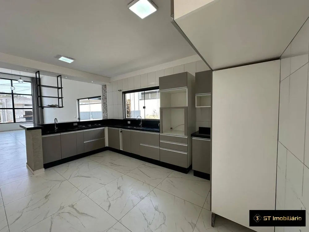 Casa, 3 quartos, 192 m² - Foto 3