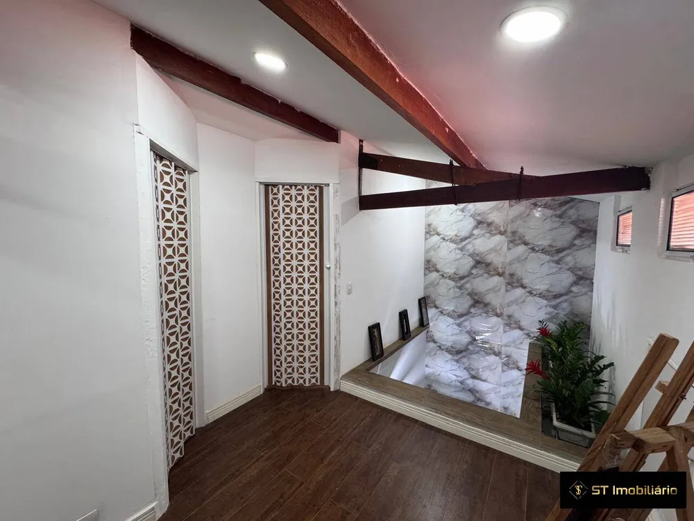 Casa, 4 quartos, 205 m² - Foto 1