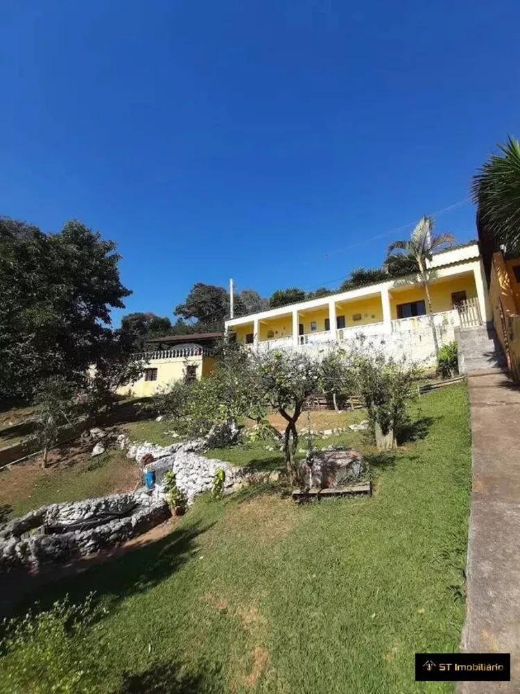 Fazenda à venda com 3 quartos, 200m² - Foto 1