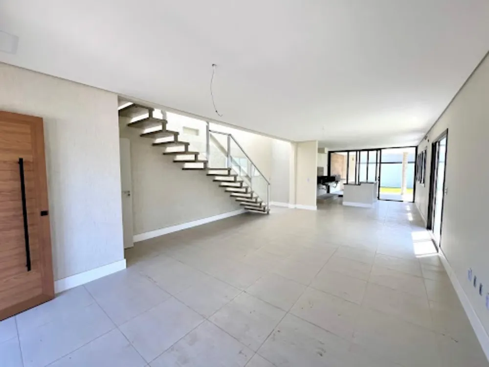 Sobrado, 3 quartos, 194 m² - Foto 1