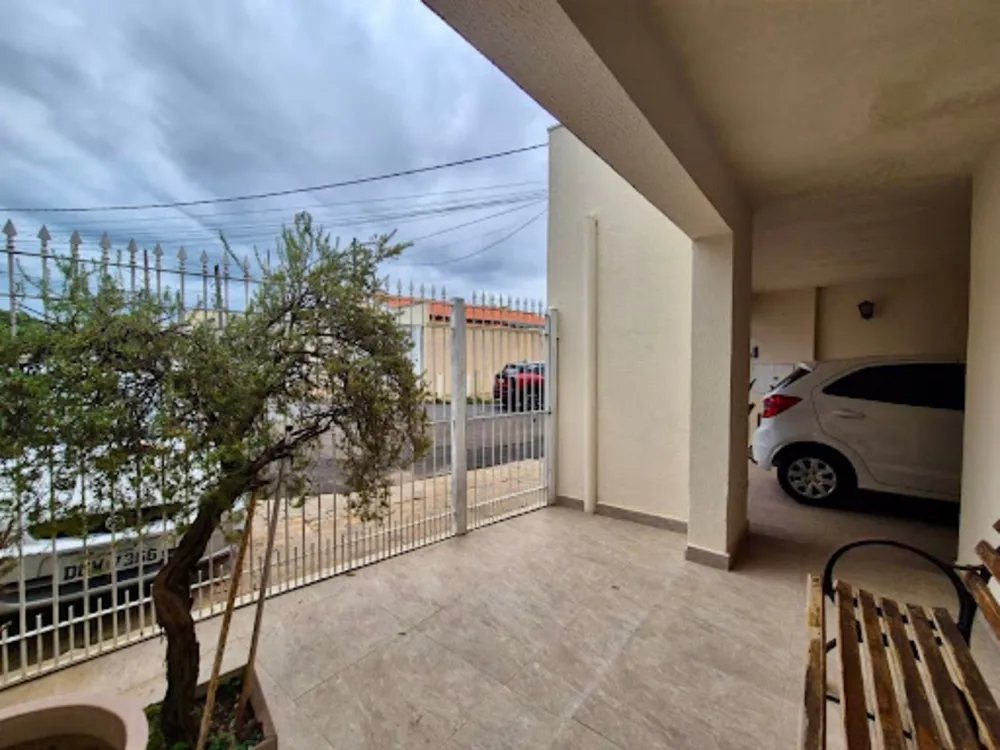 Casa, 4 quartos, 207 m² - Foto 2
