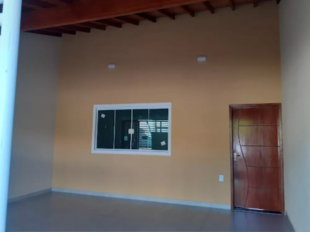 Casa à venda com 3 quartos, 138m² - Foto 1